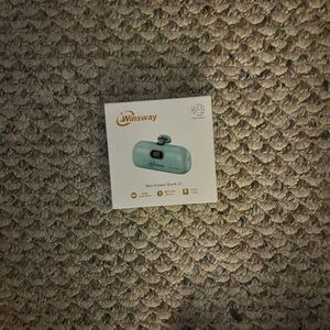 Mini Power Bank J2 in Mint